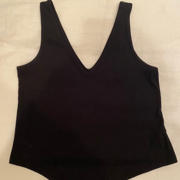 Cropped black front tie ribbed shirt - Picture 2 of 4